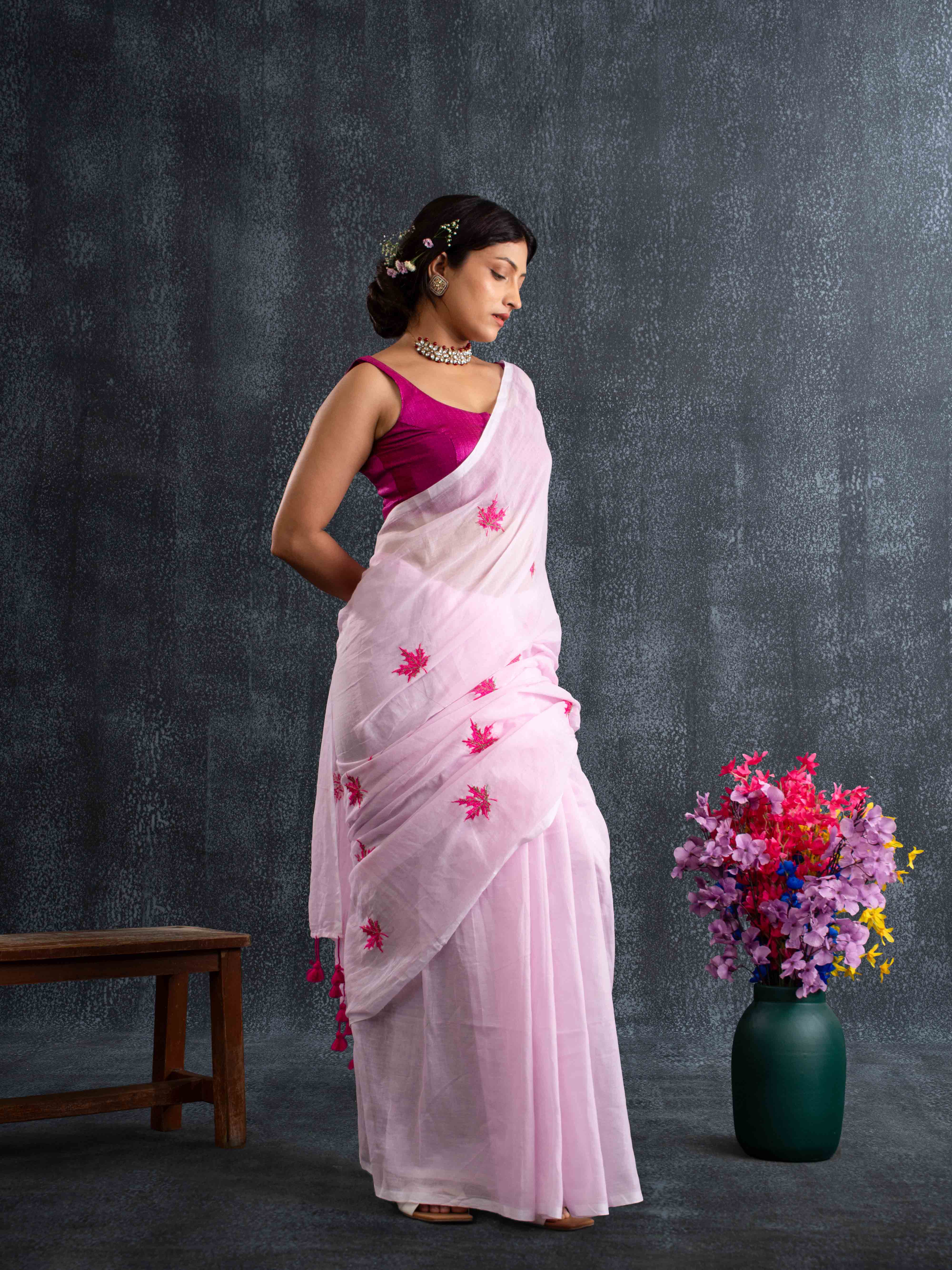 Featherlight Mul Cotton Saree with Thread Leaf Work in Baby Pink