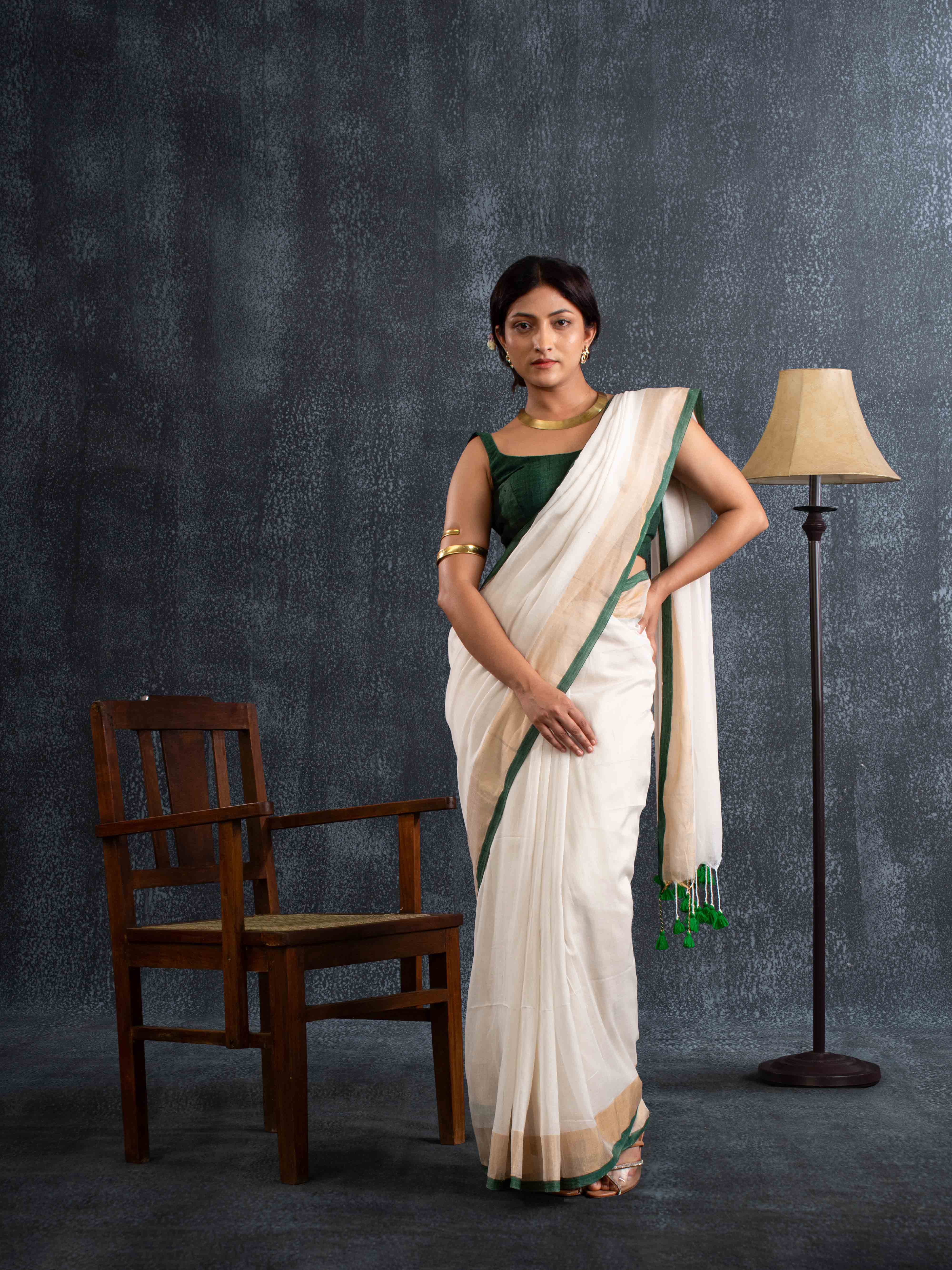 Ultra-sort Mul Cotton Saree in Off-white with Gold Zari