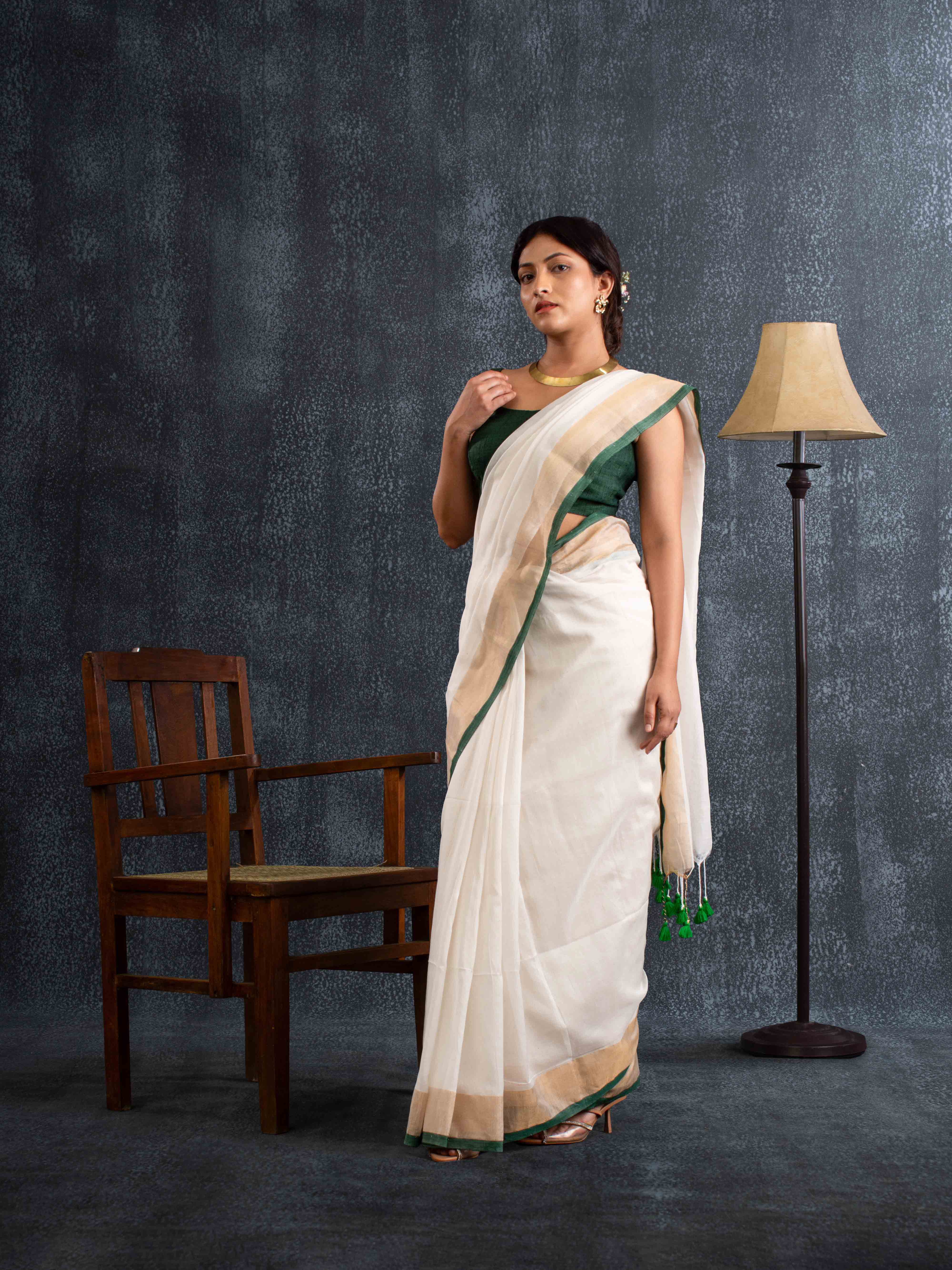 Ultra-sort Mul Cotton Saree in Off-white with Gold Zari