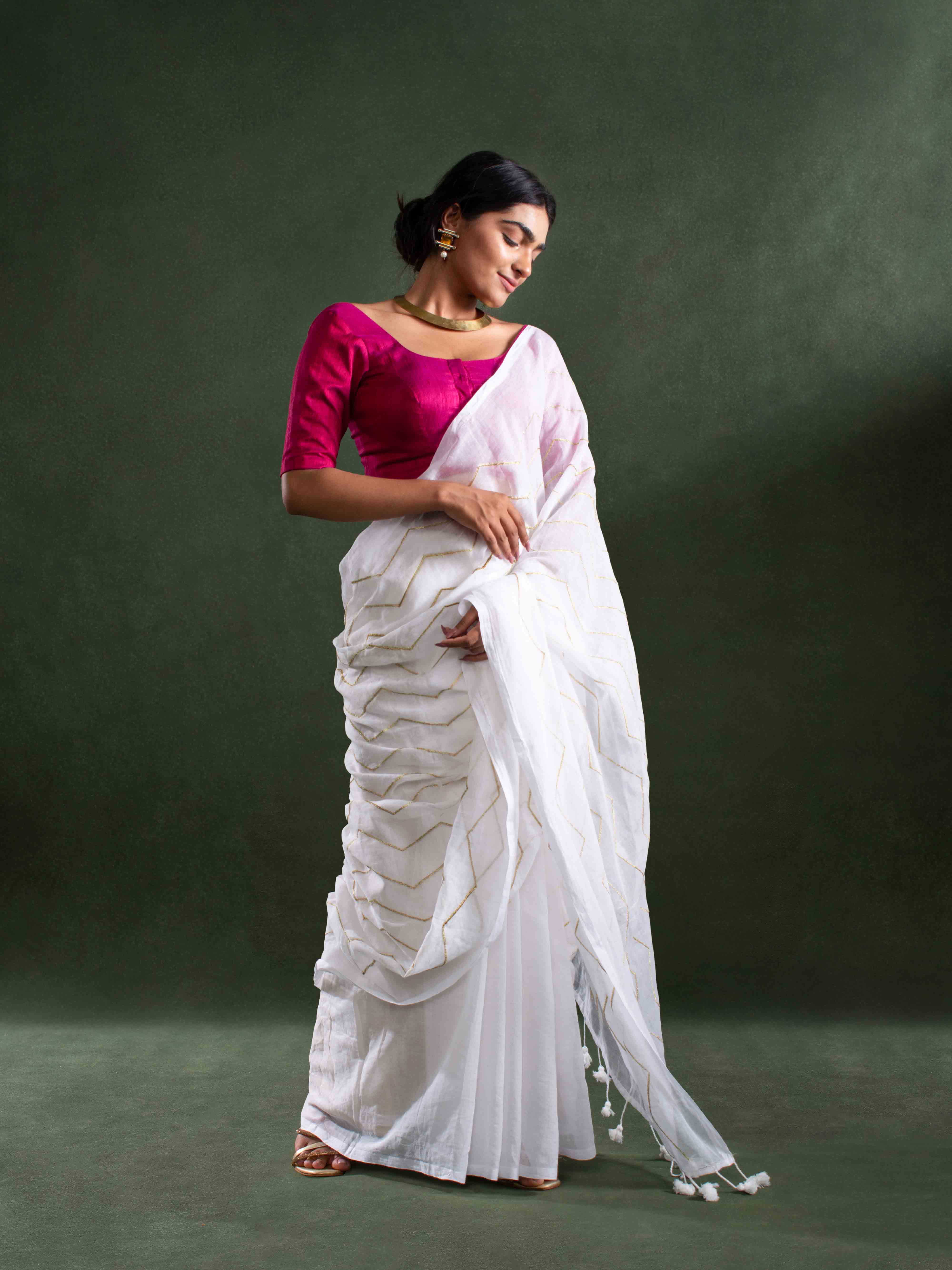 Featherlight Mul Cotton Saree in Ivory White with Wave Patterns