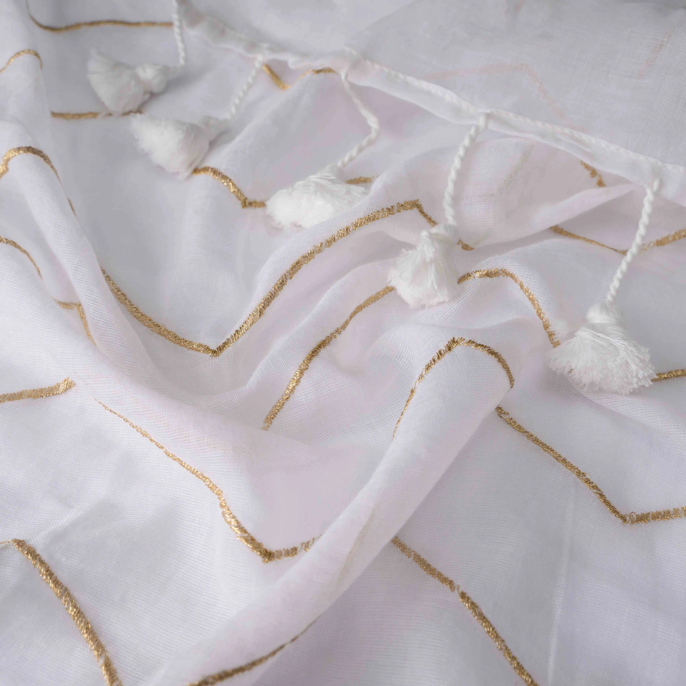 Featherlight Mul Cotton Saree in Ivory White with Wave Patterns
