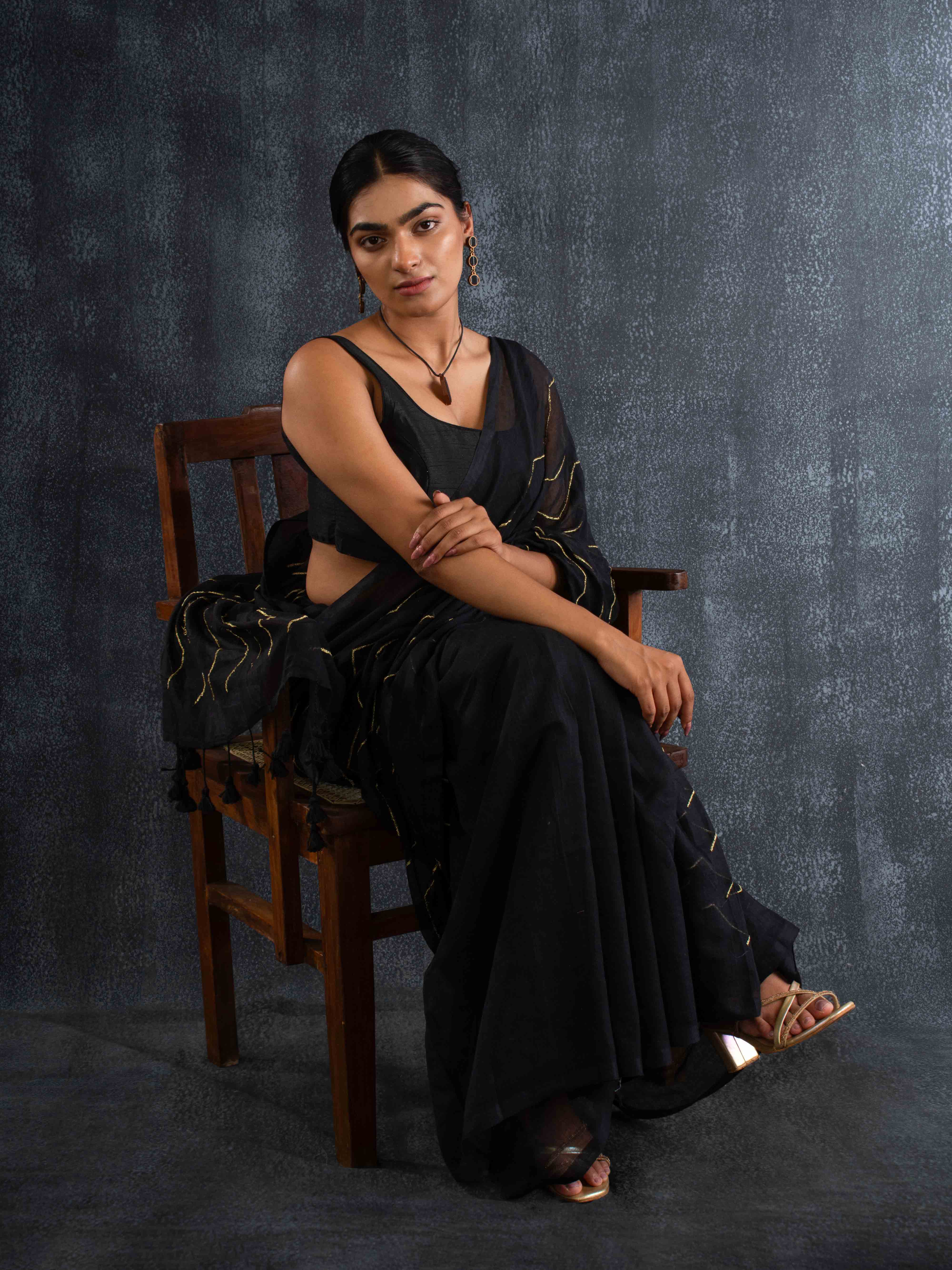 Featherlight Mul Cotton Saree in Black with Wave Patterns