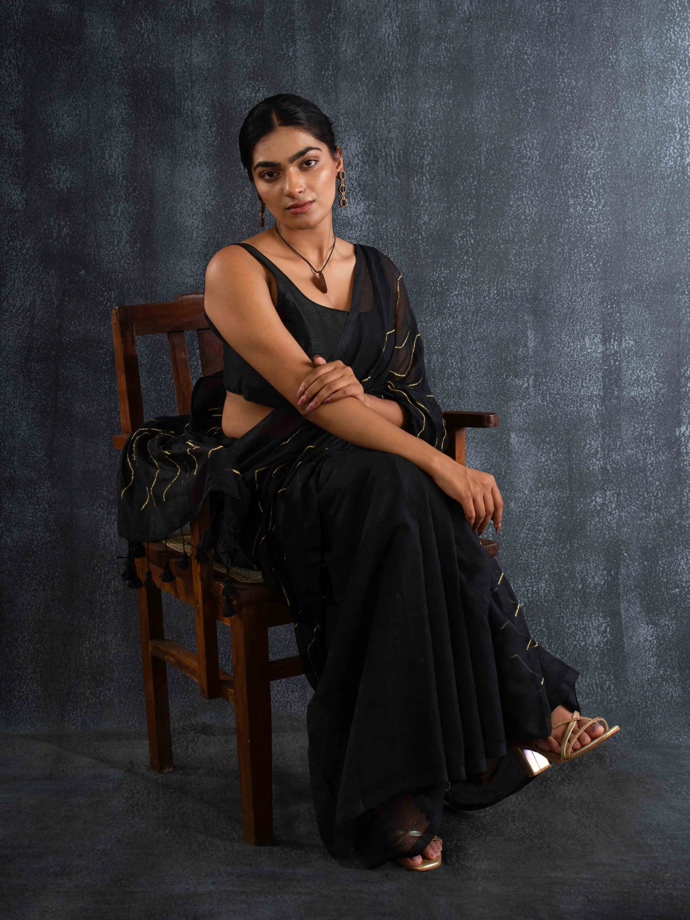 Featherlight Mul Cotton Saree in Black with Wave Patterns