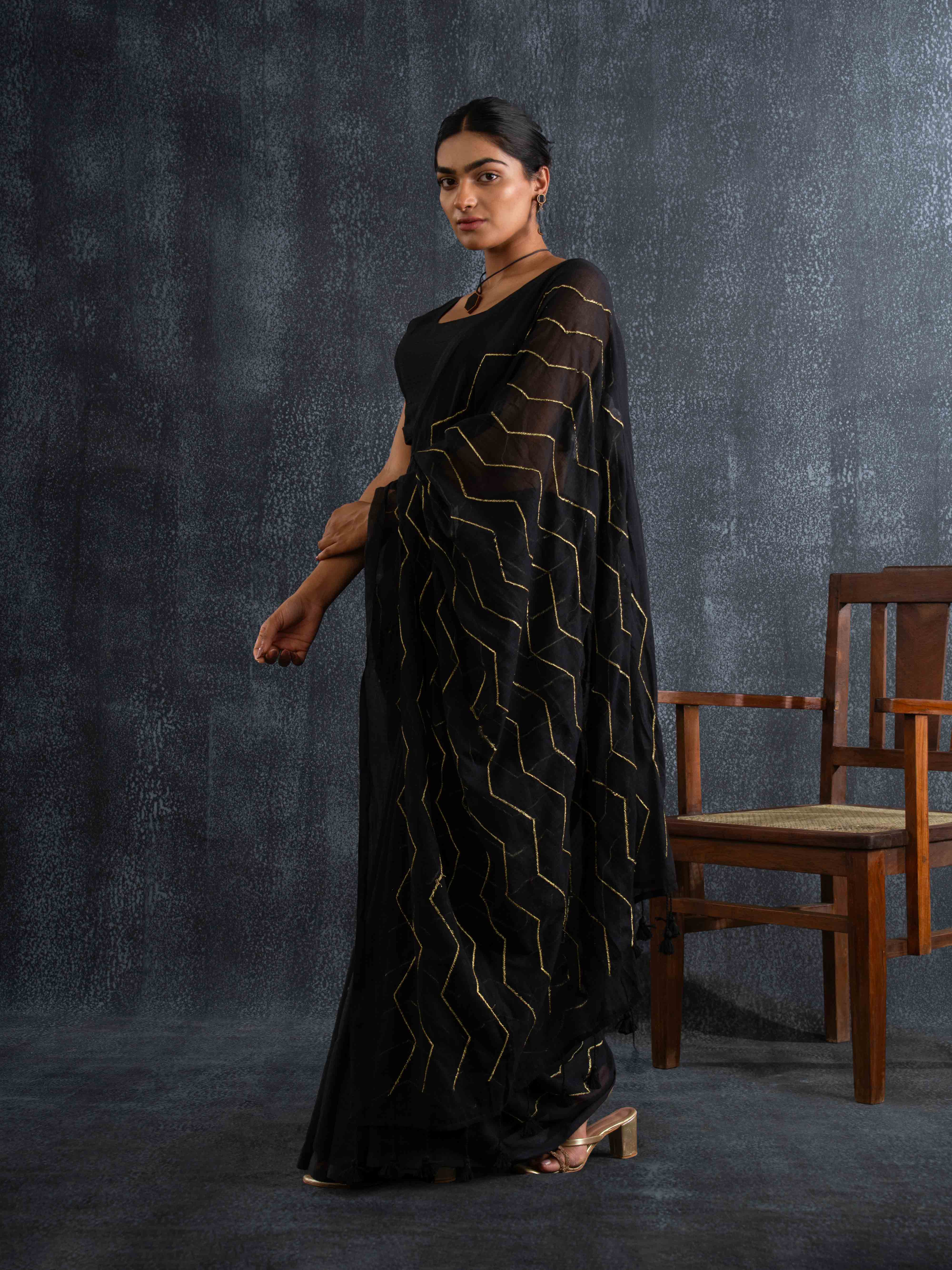 Featherlight Mul Cotton Saree in Black with Wave Patterns