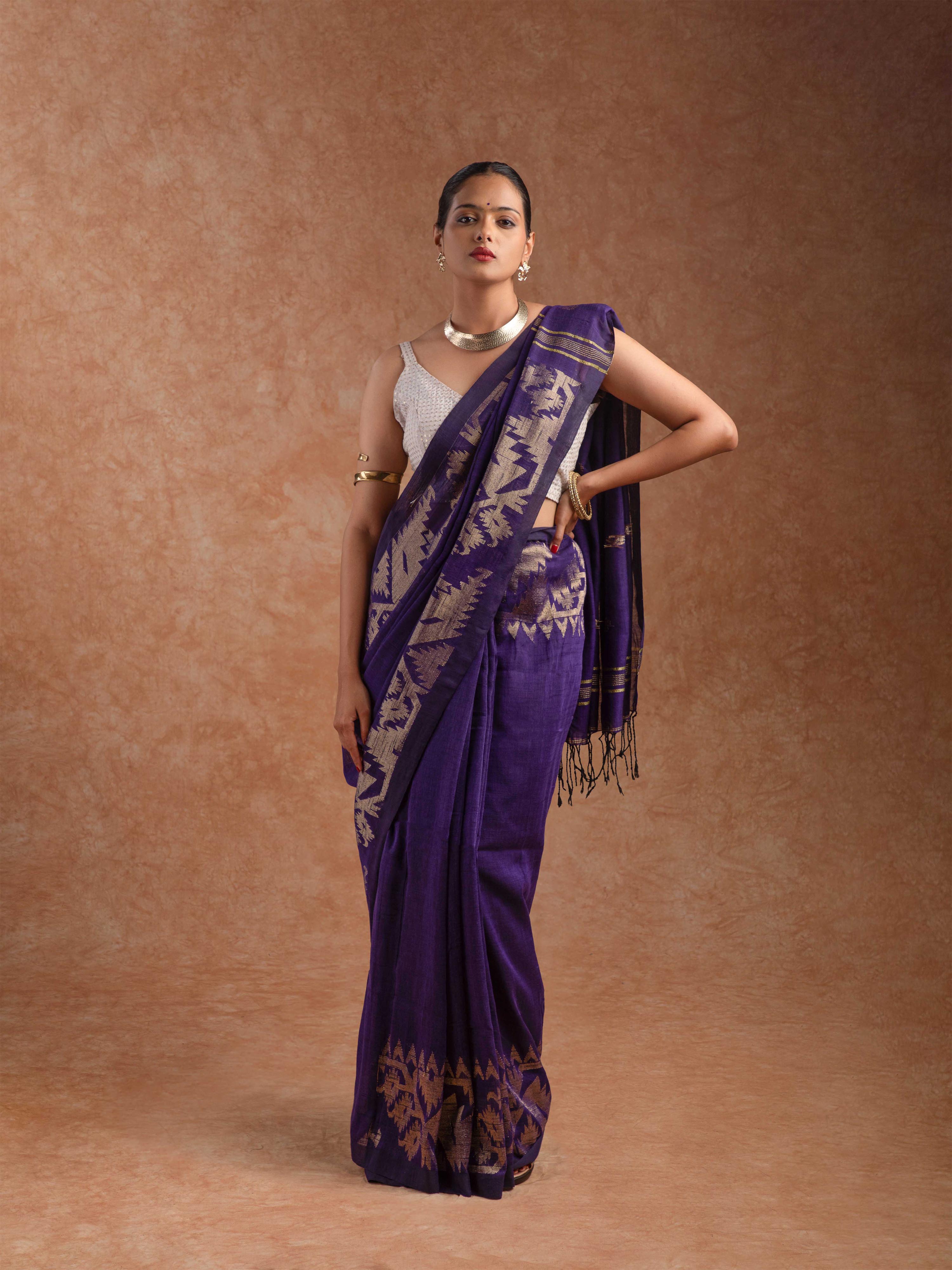 Pure Linen Jamdani saree in Deep Violet & Antique Gold