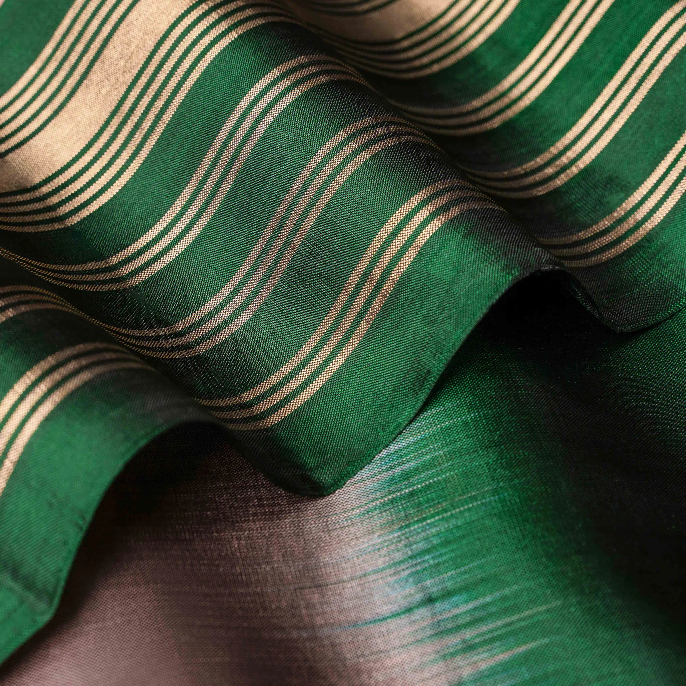 Kanjeevaram Handloom Soft Silk Saree in Cocoa & Forest Green