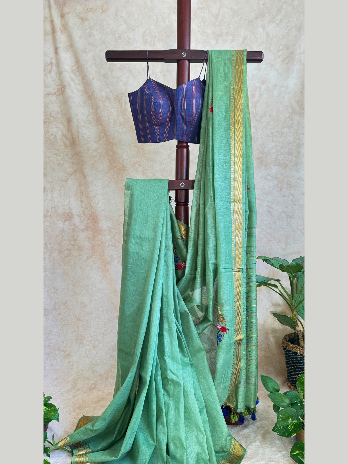 Floral Embroidered Linen Silk Saree With Checkered Strap Blouse