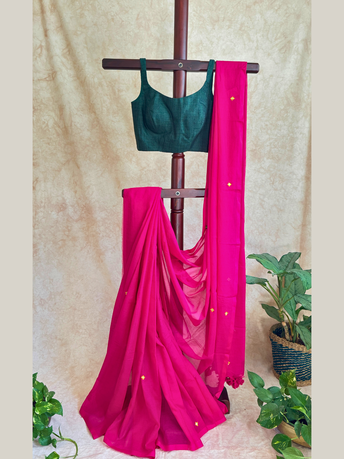 Mirror Work Mul Cotton Saree With Green Sleeveless Blouse