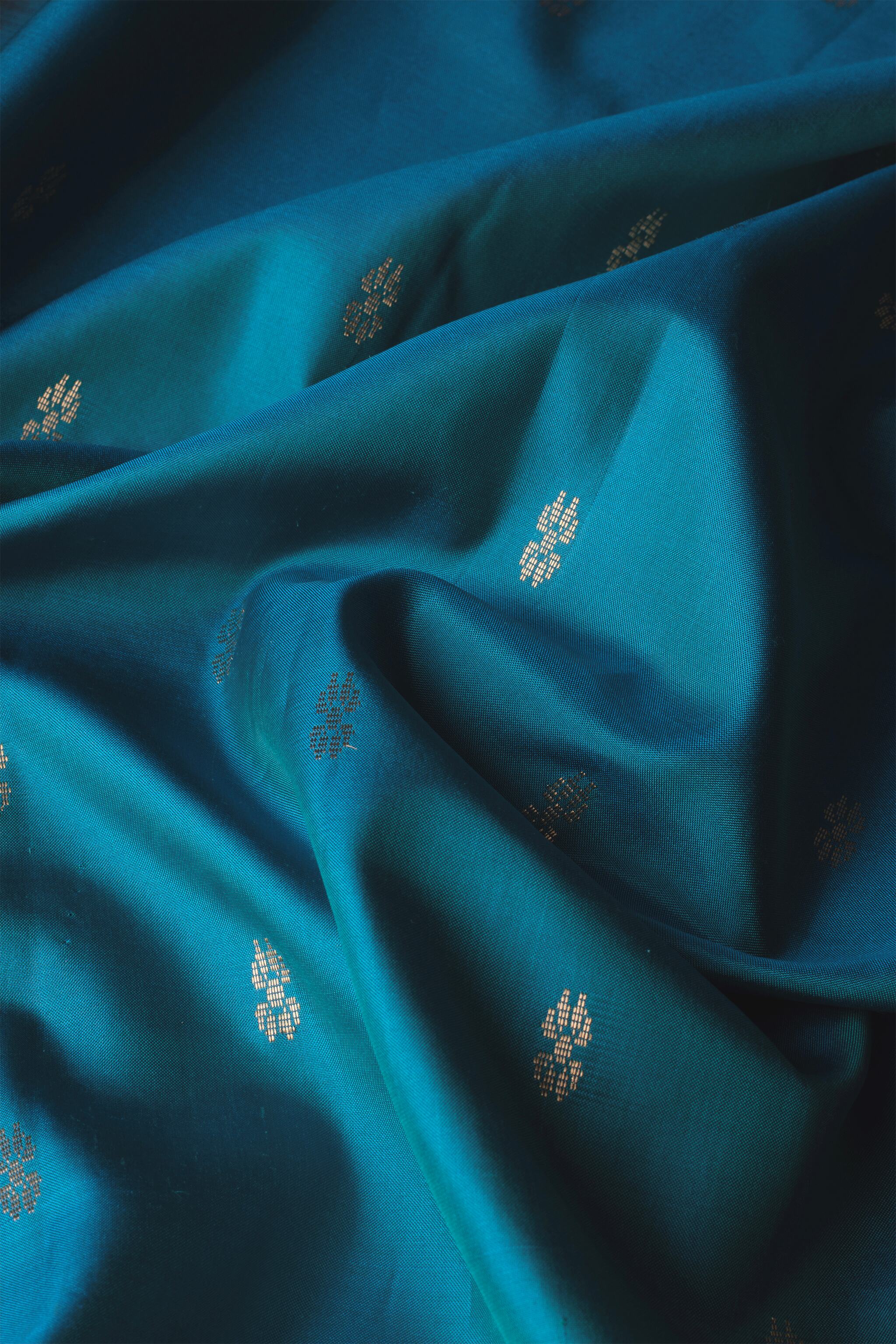 Sapphire Handwoven Muniya Paithani Pure Silk Saree