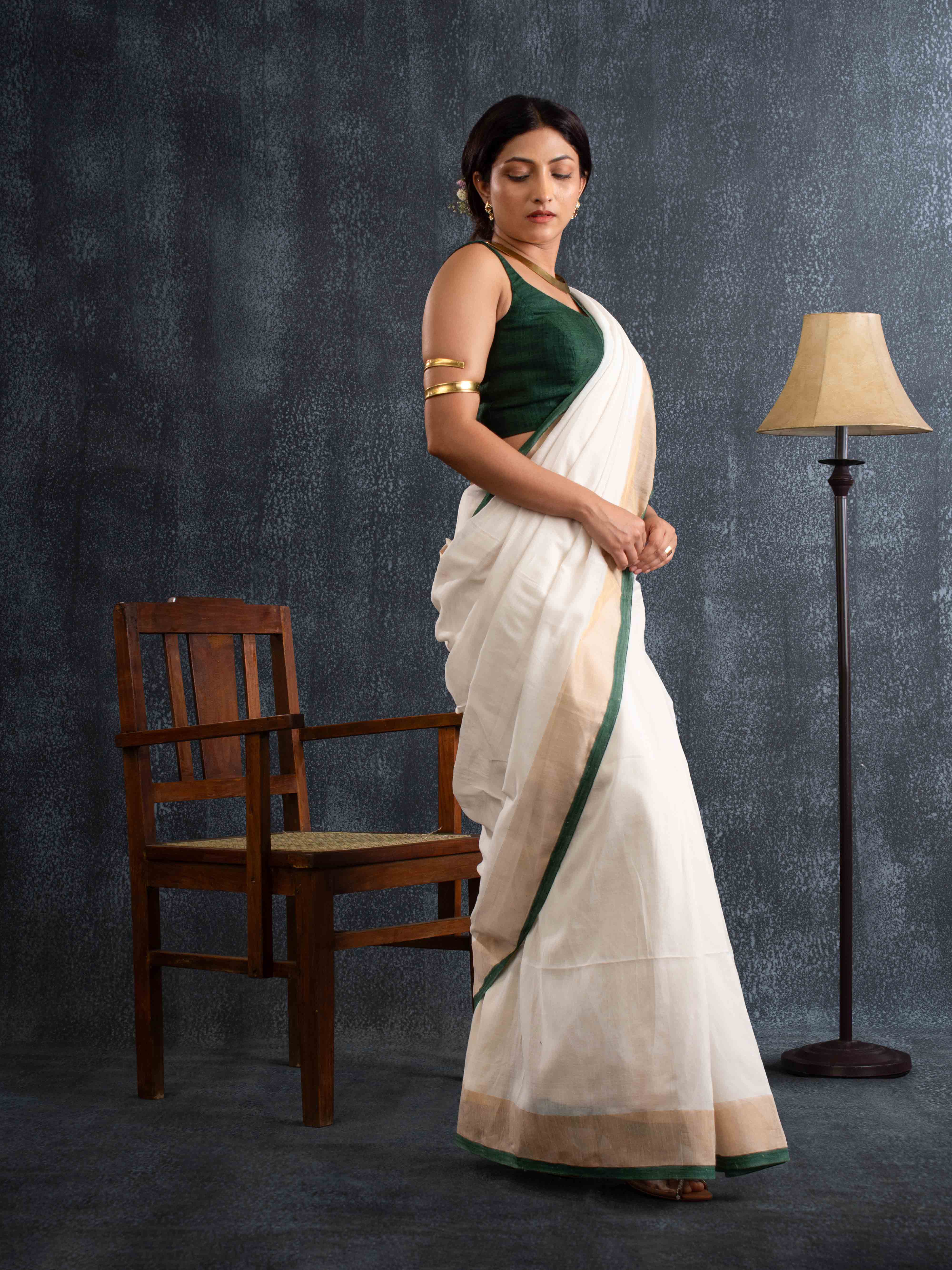 Ultra-sort Mul Cotton Saree in Off-white with Gold Zari
