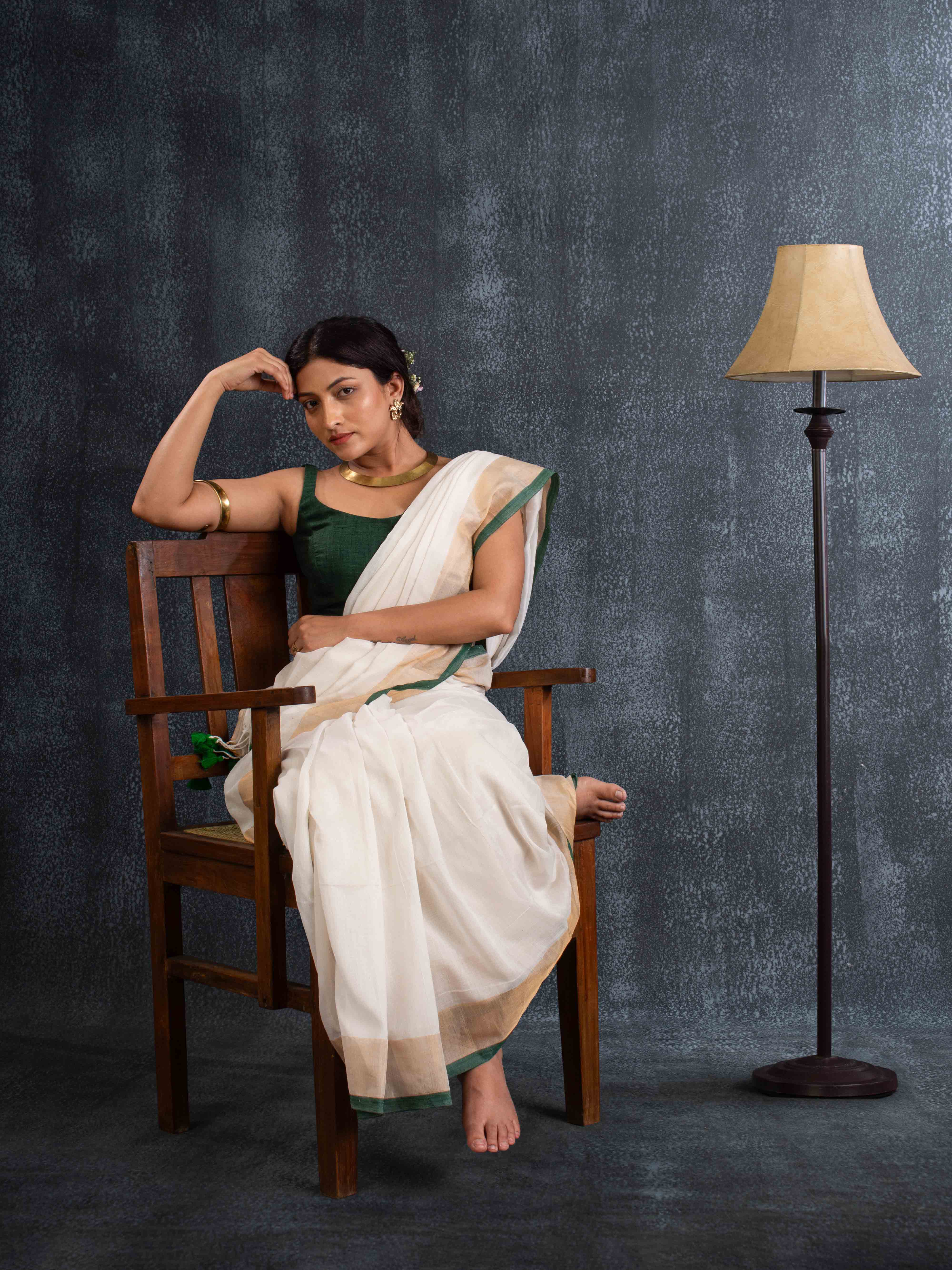 Ultra-sort Mul Cotton Saree in Off-white with Gold Zari