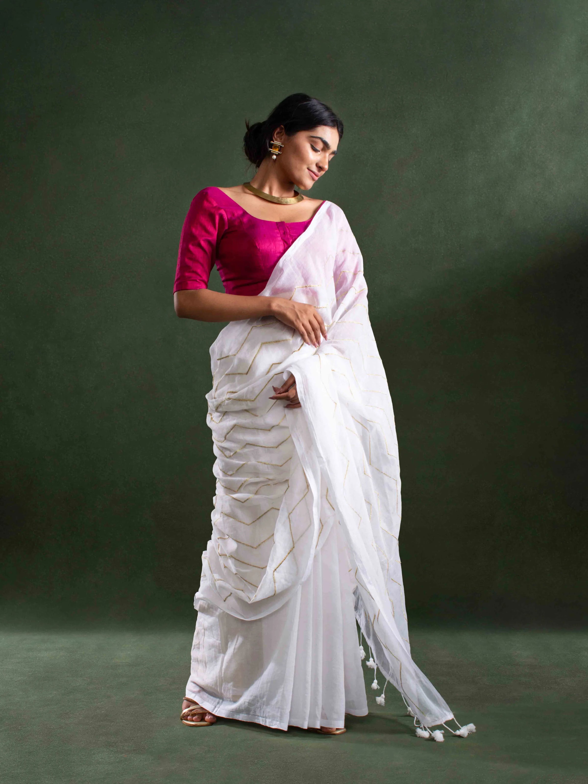 Featherlight Mul Cotton Saree in Ivory White with Wave Patterns