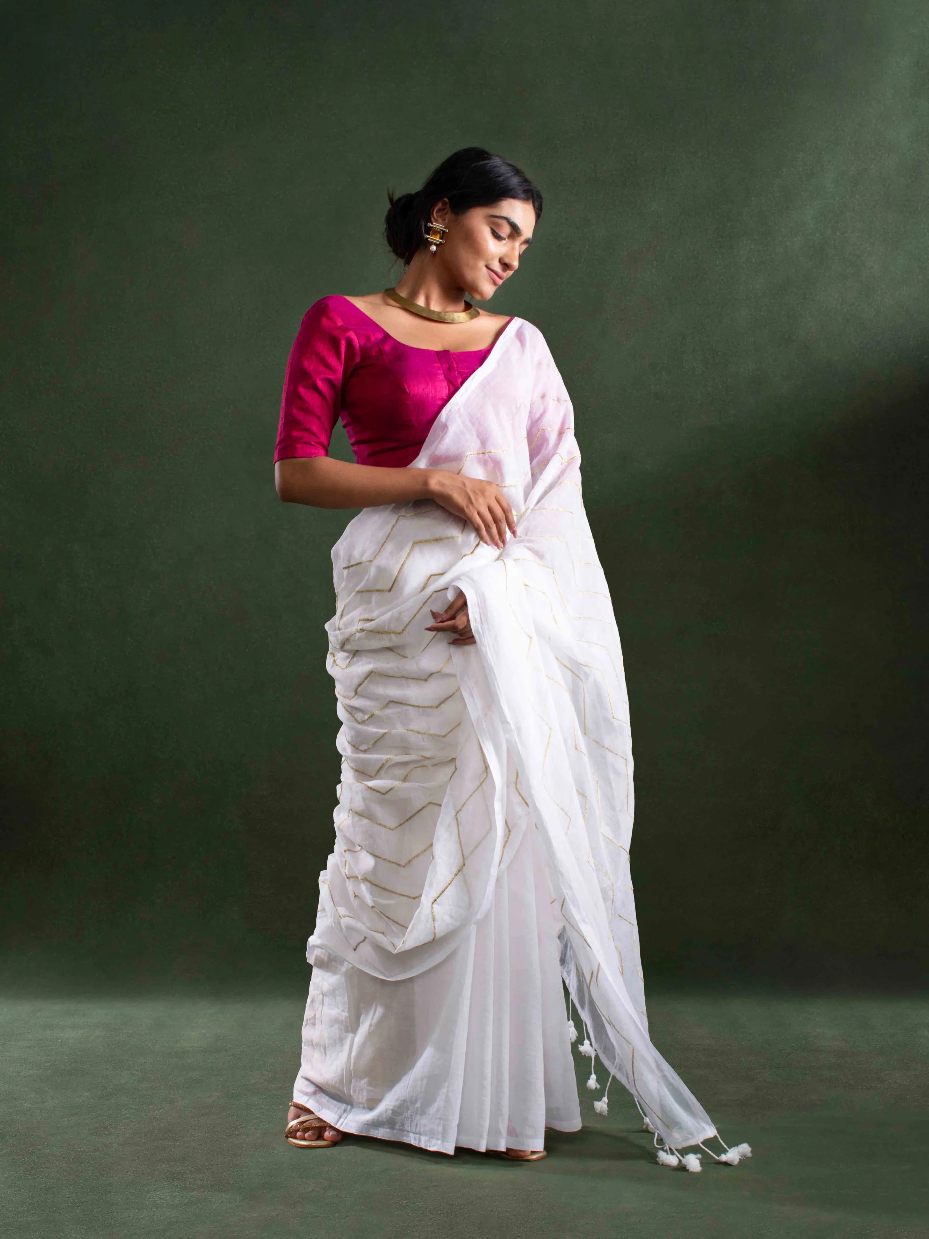 Featherlight Mul Cotton Saree in Ivory White with Wave Patterns