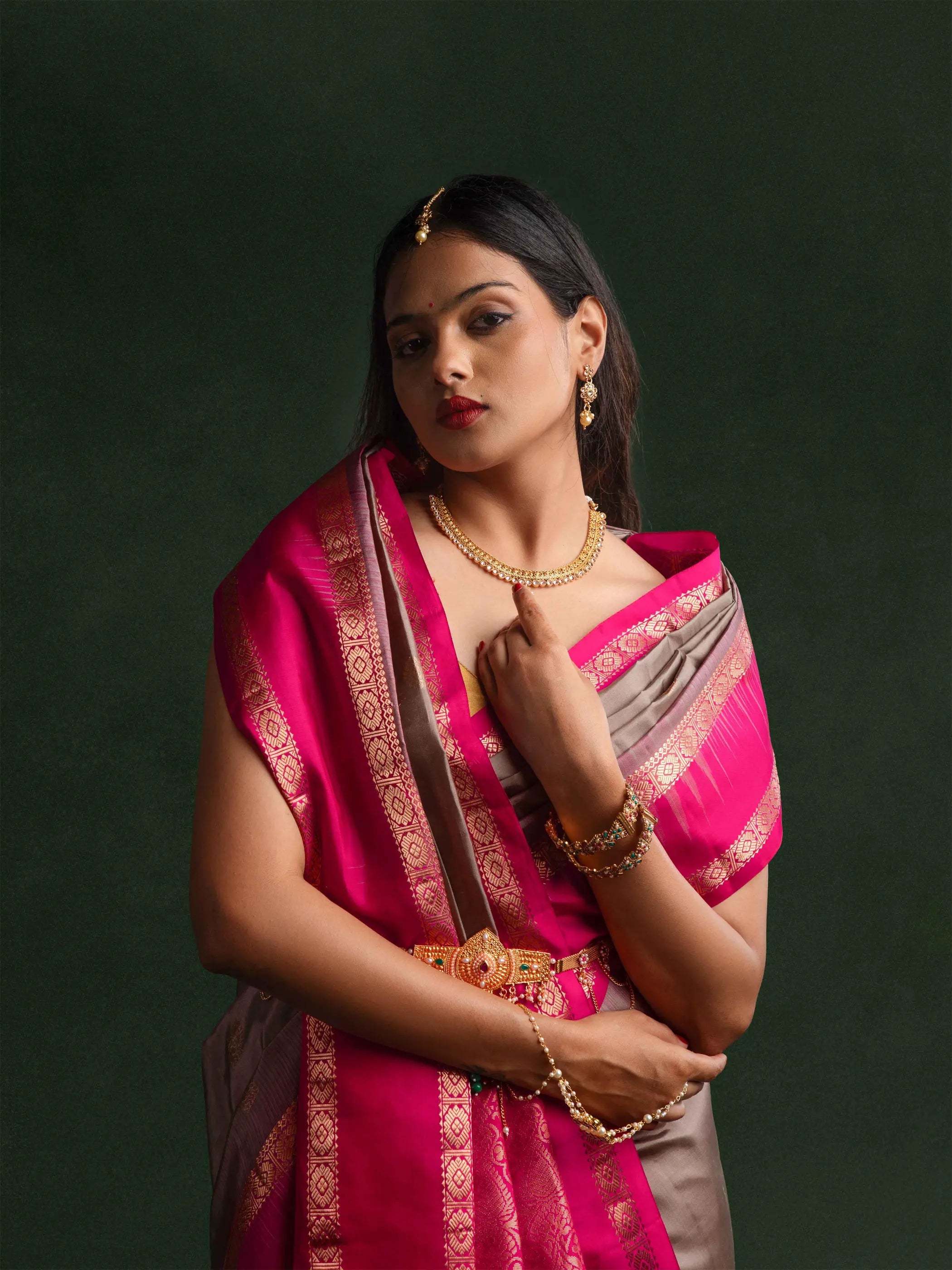 Kanjeevaram Handloom Soft Silk Saree in Gunmetal & Magenta