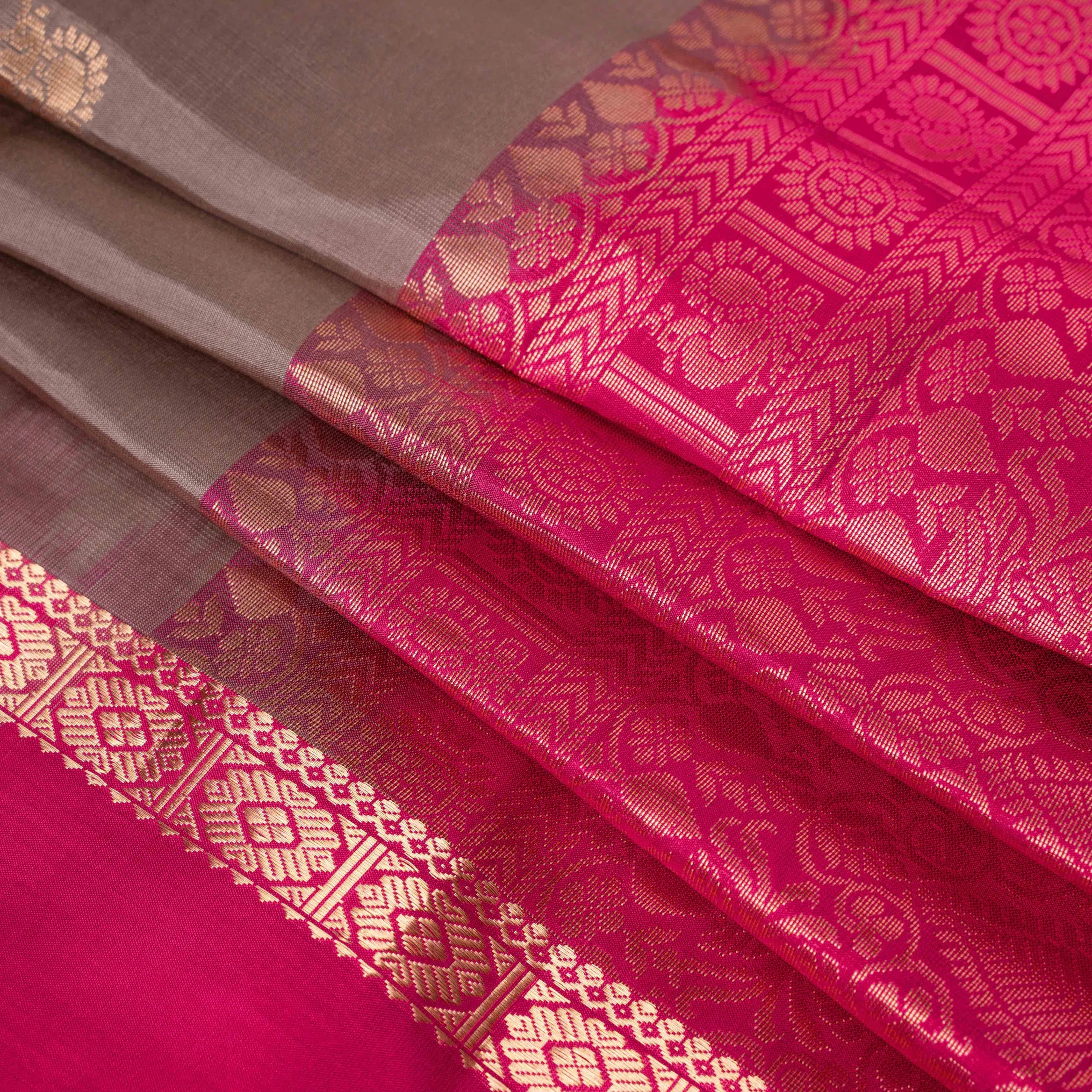 Kanjeevaram Handloom Soft Silk Saree in Gunmetal & Magenta