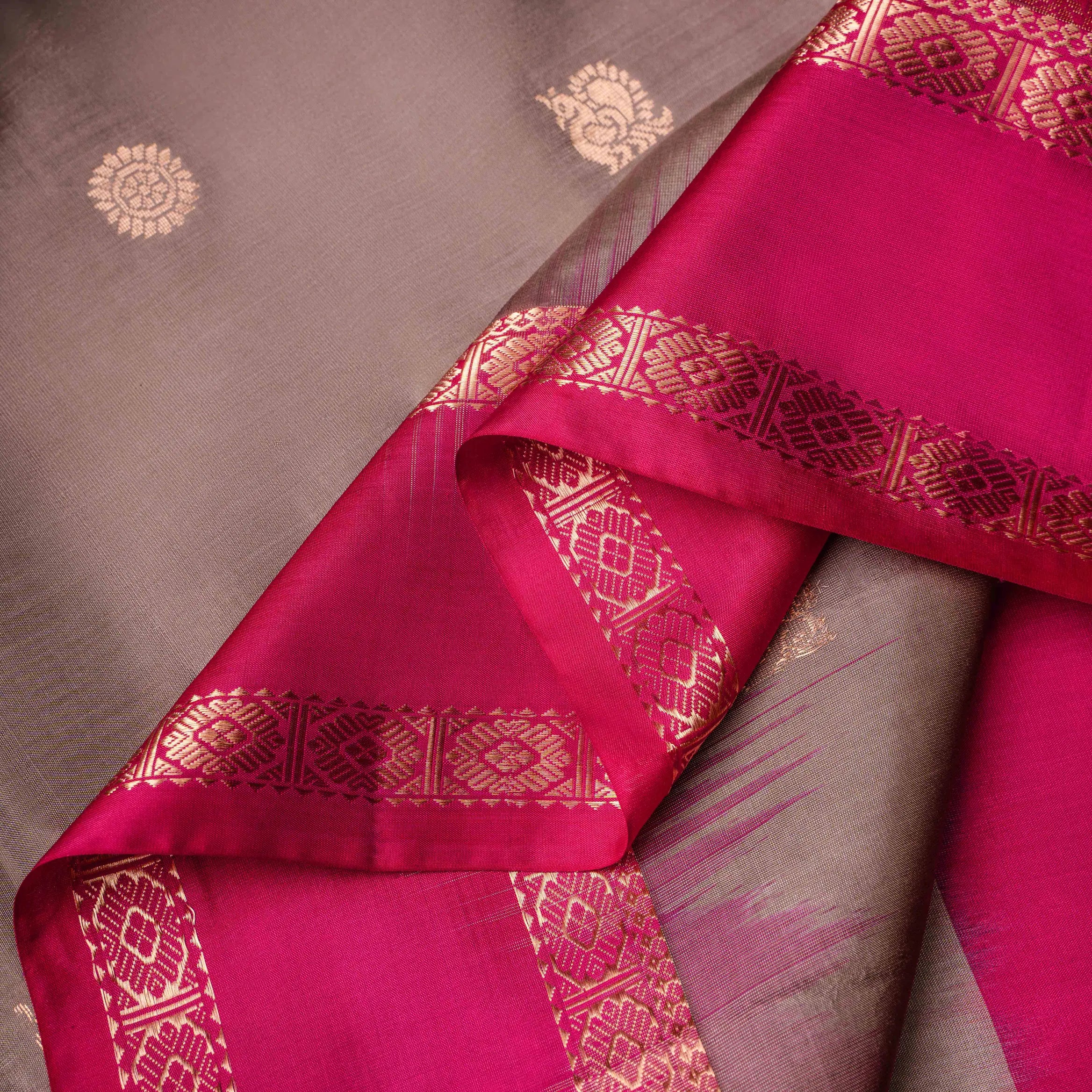 Kanjeevaram Handloom Soft Silk Saree in Gunmetal & Magenta