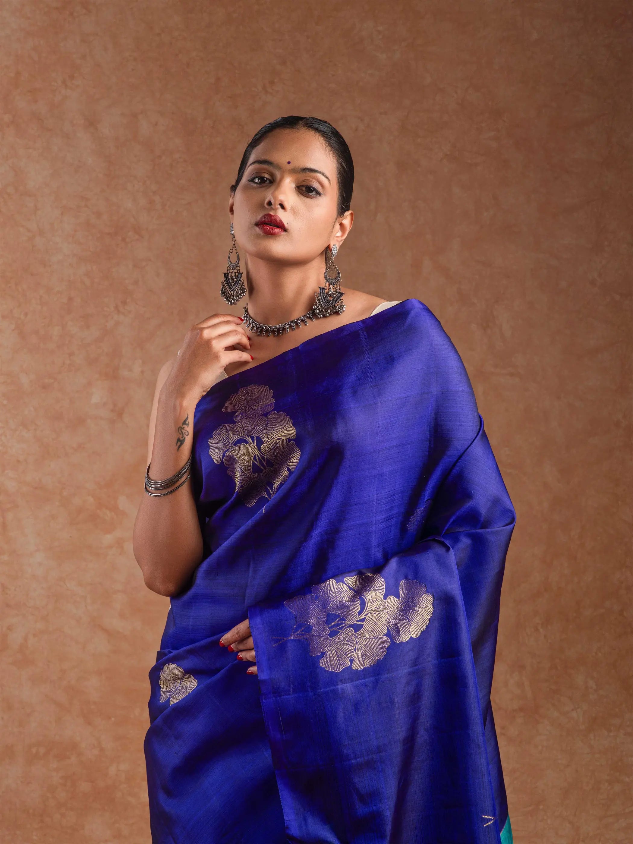 Kanjeevaram Handloom Raw Silk Saree in Indigo & Emerald