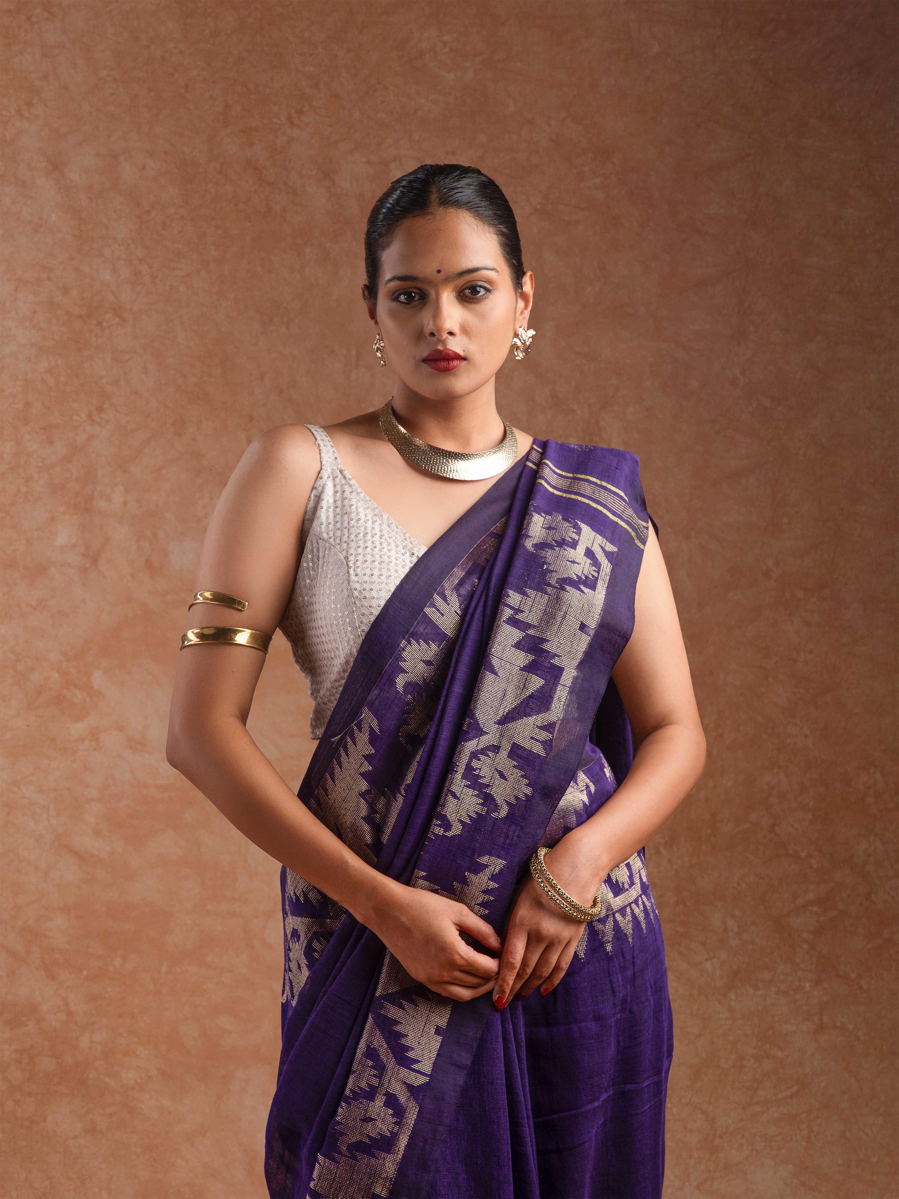 Pure Linen Jamdani saree in Deep Violet & Antique Gold